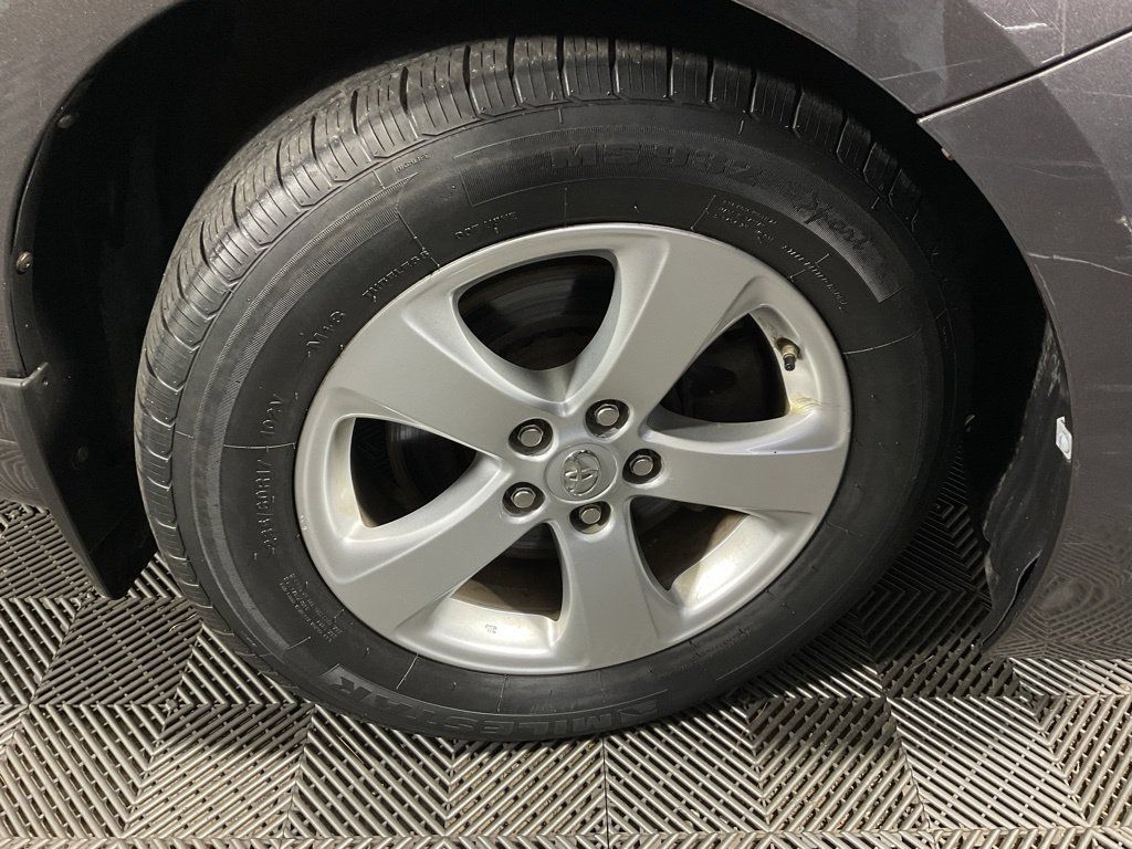 Used 2013 Toyota Sienna LE w/ Towing Pkg FWD image 35