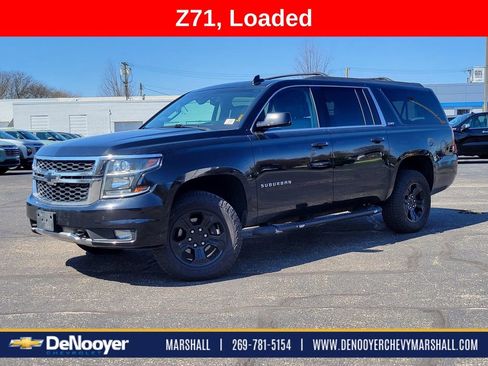 Used 2018 Chevrolet Suburban LT image 1