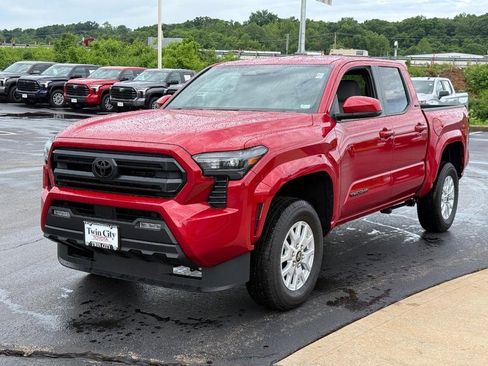 Certified 2026 Toyota Tacoma SR5 AWD/4WD image 9