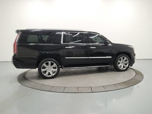 Used 2018 Cadillac Escalade ESV Luxury RWD image 9