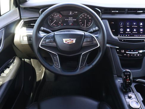 Used 2025 Cadillac XT5 Luxury w/ LPO, Floor Liner Package image 14