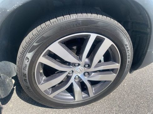 Used 2018 Honda Pilot Touring image 5