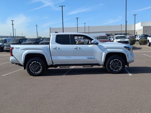 Used 2024 Toyota Tacoma TRD Sport image 6