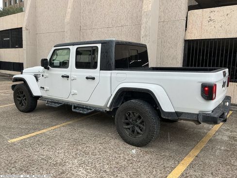 Used 2022 Jeep Gladiator Sport AWD/4WD image 5