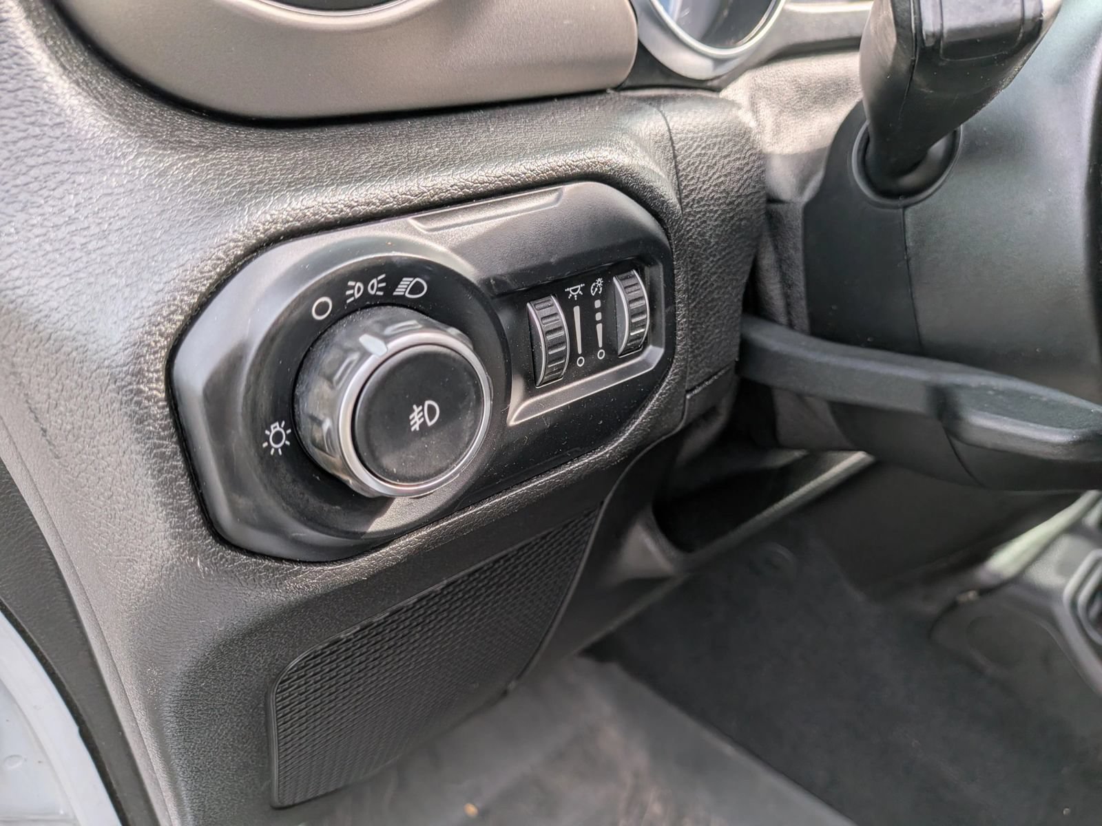 Used 2018 Jeep Wrangler Unlimited Sport AWD/4WD image 39