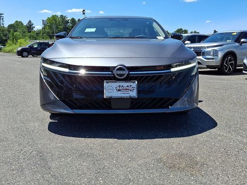 New 2026 Nissan Sentra SR w/ SR Premium Package FWD image 3