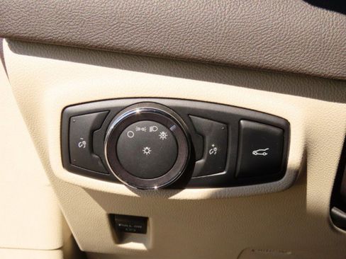 Used 2018 Lincoln MKC Premiere image 25