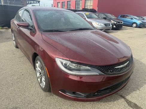 Used 2015 Chrysler 200 S w/ Comfort Group image 6