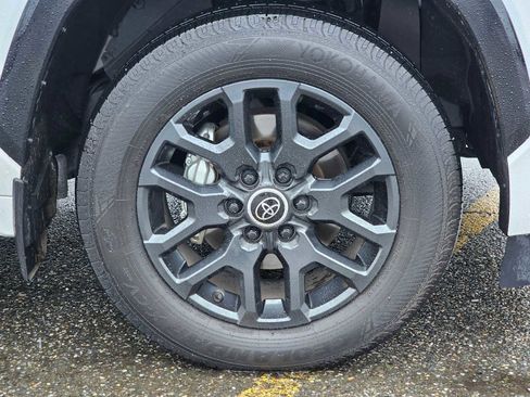 Used 2024 Toyota Sequoia Platinum image 9