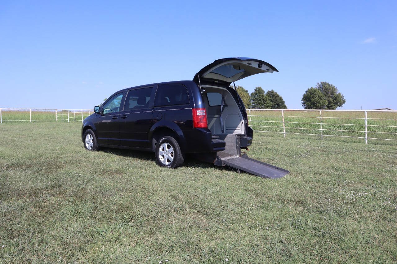 Used 2010 Dodge Grand Caravan SE FWD image 29