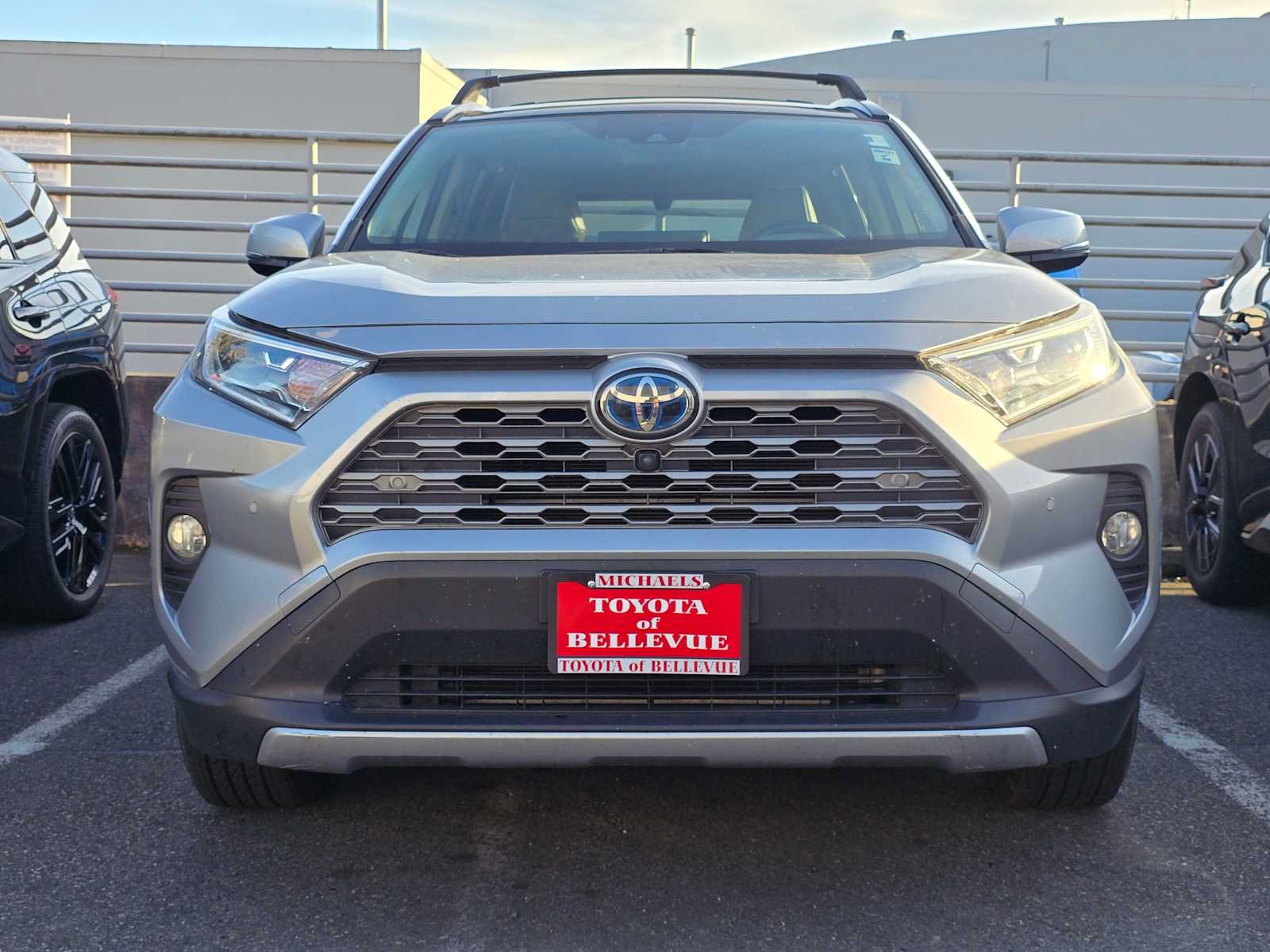 Used 2020 Toyota RAV4 Limited AWD/4WD image 2