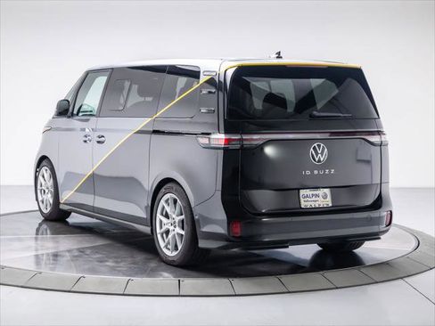New 2025 Volkswagen ID. Buzz Pro S image 3