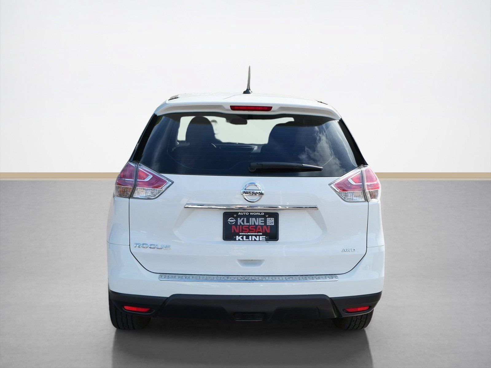 Used 2016 Nissan Rogue S AWD/4WD image 4