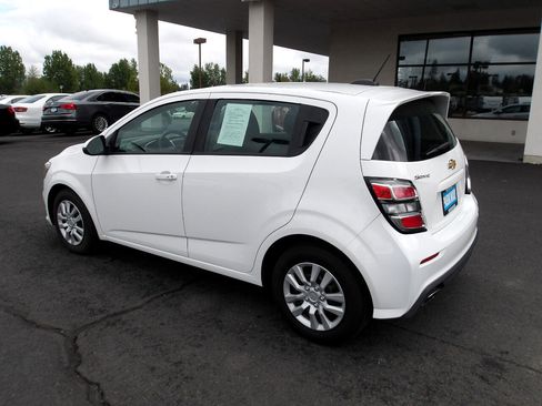 Used 2020 Chevrolet Sonic LT image 3