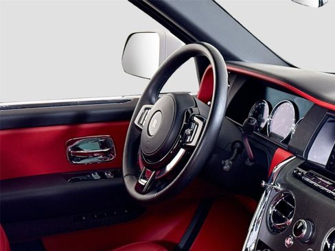 Used 2020 Rolls-Royce Cullinan image 38