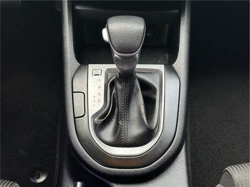 Used 2020 Kia Forte LXS FWD image 17