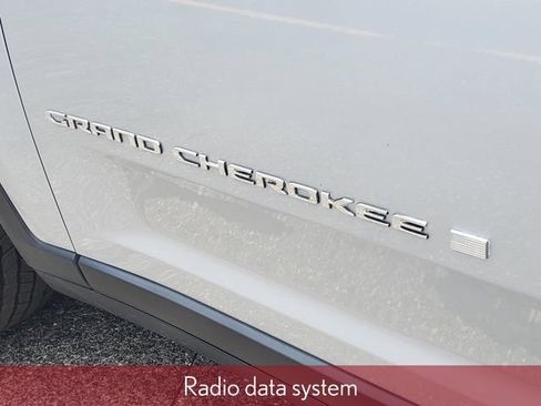 Used 2023 Jeep Grand Cherokee L Laredo w/ Luxury Tech Group I AWD/4WD image 7