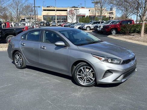 Used 2023 Kia Forte LXS image 2