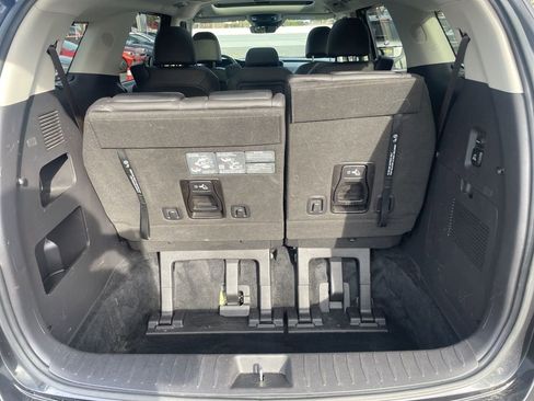 Used 2024 Kia Carnival SX Prestige image 14
