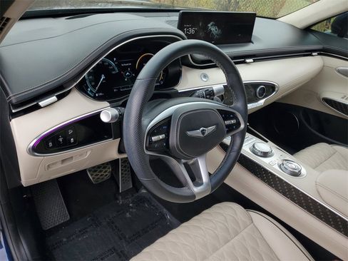Used 2022 Genesis GV70 3.5T Sport w/ Sport Prestige Package image 10