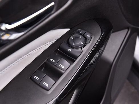 Used 2024 Chevrolet Trax LT image 8