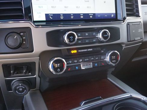 Used 2022 Ford F450 King Ranch w/ King Ranch Ultimate Package image 38