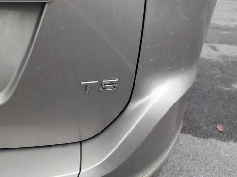 Used 2016 Volvo XC60 T5 Premier w/ Proximity Package image 10