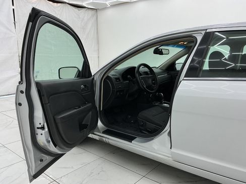 Used 2010 Ford Fusion SE FWD image 9