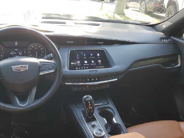 Certified 2020 Cadillac XT4 Premium Luxury w/ Enhanced Visibility Package AWD/4WD image 18