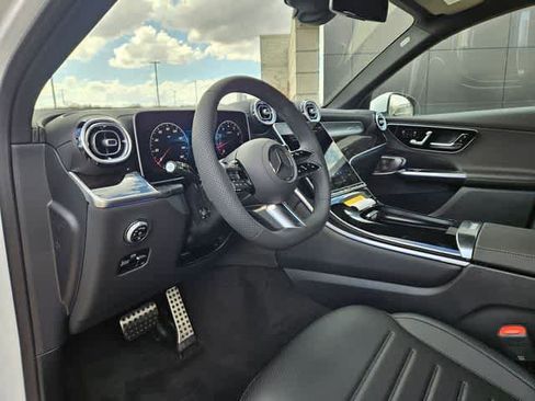 Used 2026 Mercedes-Benz GLC 300 image 2
