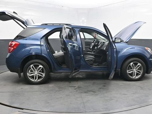 Used 2017 Chevrolet Equinox Premier w/ Enhanced Convenience Package AWD/4WD image 39