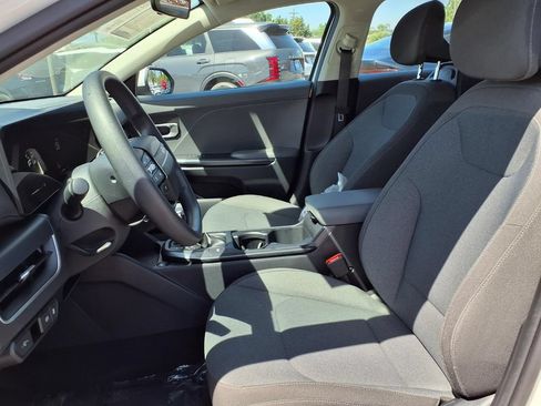 Used 2025 Kia K4 FWD image 14
