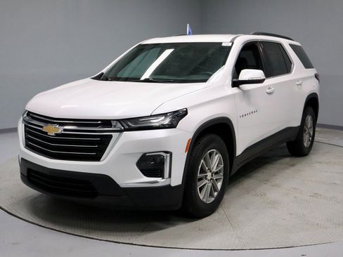 Used 2023 Chevrolet Traverse LT image 6
