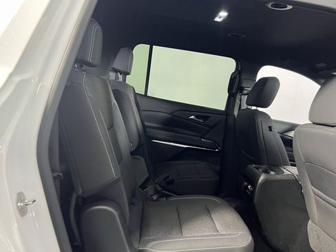 Used 2024 Chevrolet Traverse LT image 28