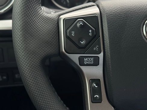 Used 2022 Toyota Tacoma SR5 RWD image 23