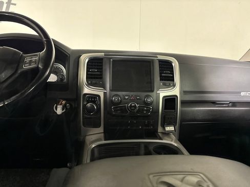 Used 2017 RAM 1500 Big Horn RWD image 24