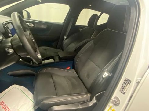 Used 2023 Volvo XC40 Recharge Ultimate w/ Protection Package Premier AWD/4WD image 11