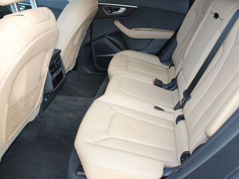 Used 2024 Audi Q8 Premium Plus image 27