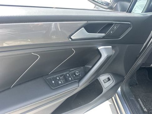 Certified 2022 Volkswagen Tiguan SE FWD image 13