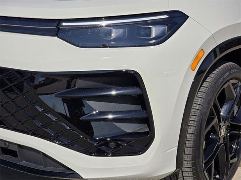 New 2026 Volkswagen Tiguan SE R-Line image 6