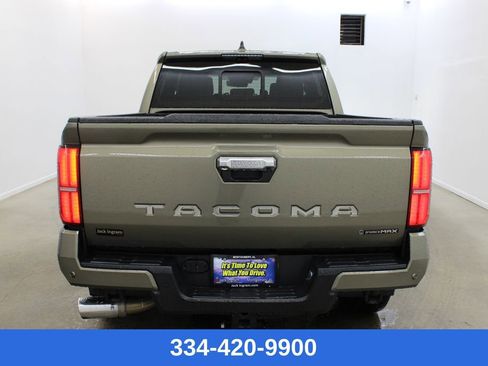 Used 2024 Toyota Tacoma Limited image 3