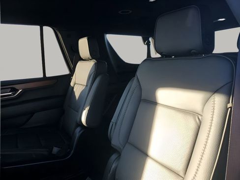 Used 2025 GMC Yukon Denali image 19