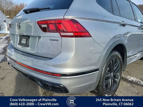 Certified 2022 Volkswagen Tiguan SE R-Line image 30
