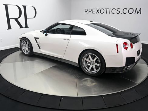 Used 2012 Nissan GT-R Premium AWD/4WD image 10