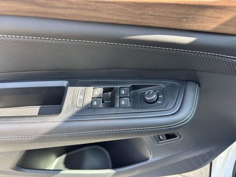 New 2026 Volkswagen Atlas SE image 13