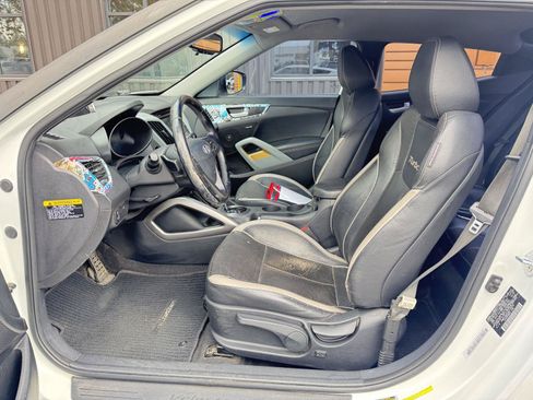 Used 2013 Hyundai Veloster Turbo FWD image 12