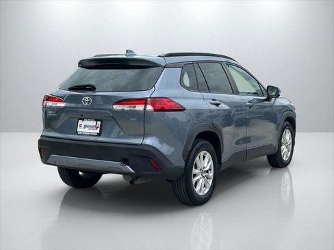 Certified 2022 Toyota Corolla Cross LE image 5
