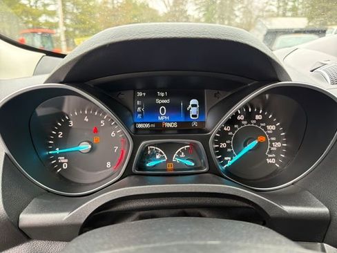 Used 2018 Ford Escape SEL image 16