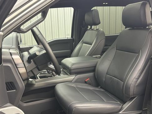 Used 2025 Ford F150 Lariat AWD/4WD image 32