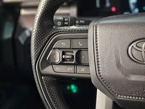 Used 2025 Toyota Tacoma SR5 image 27